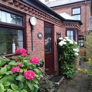 https://cherry-tree-cottage.yorkshirehotels.net